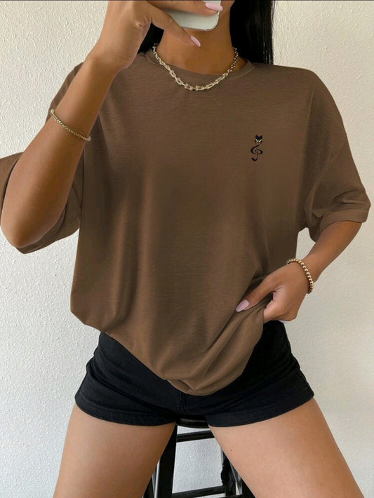 Camiseta de ombro caído para ocasiões especiais, 100% algodão com estampa de gato.