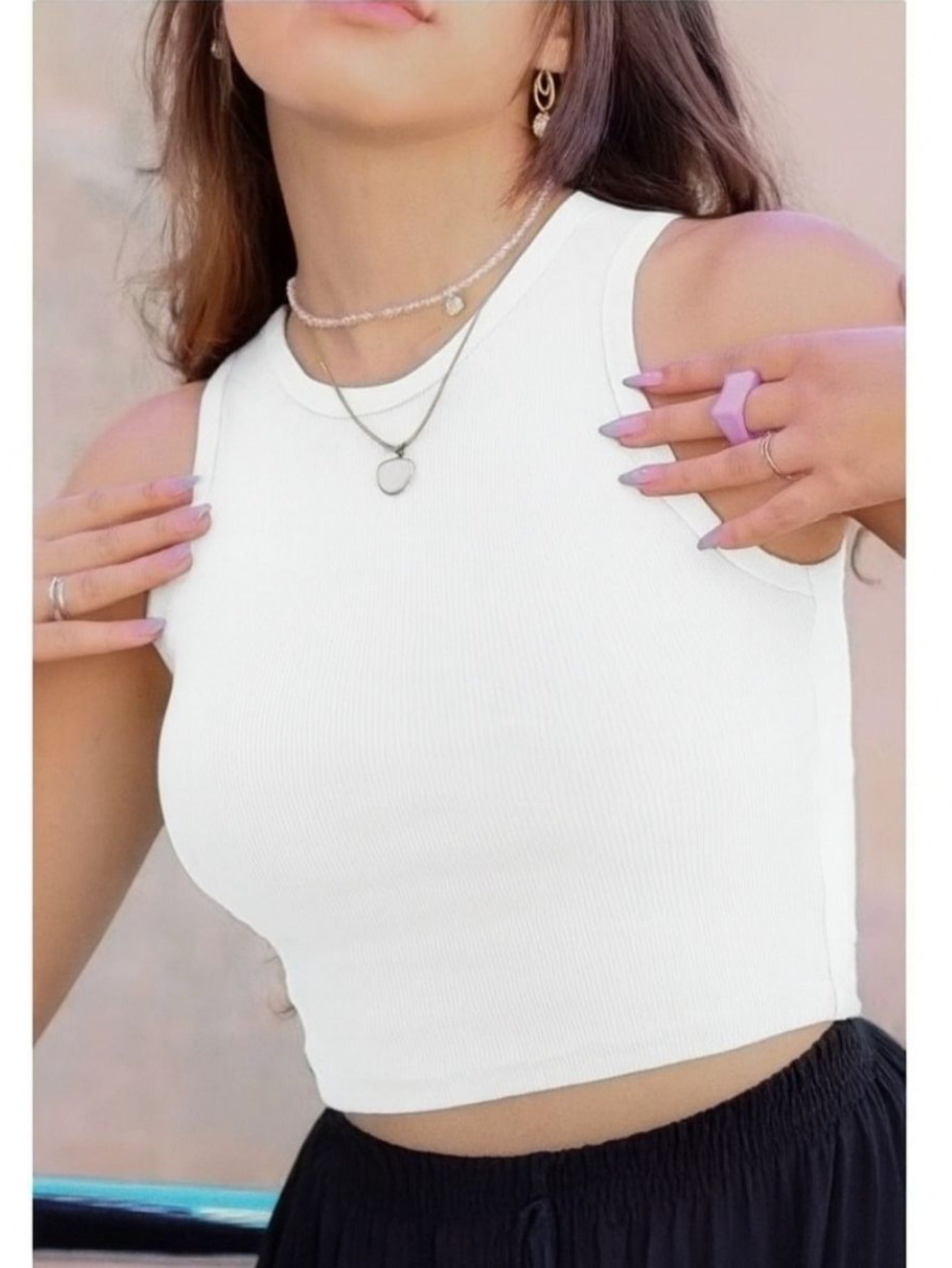 Regata cropped canelada básica feminina para academia, blusa cropped básica e moderna.