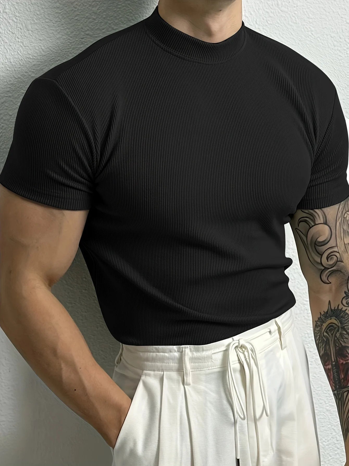 camiseta pequena gola alta