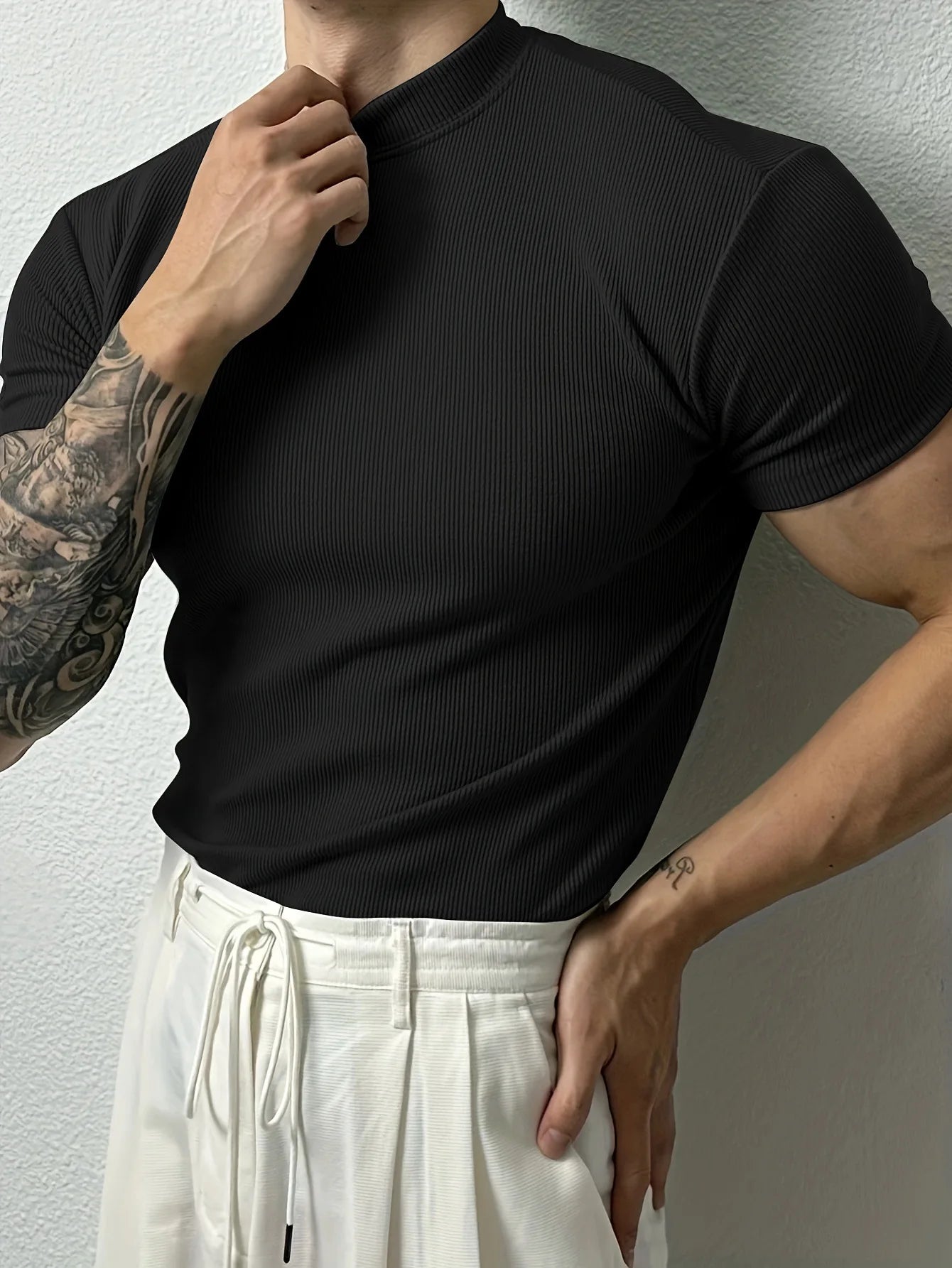 camiseta pequena gola alta