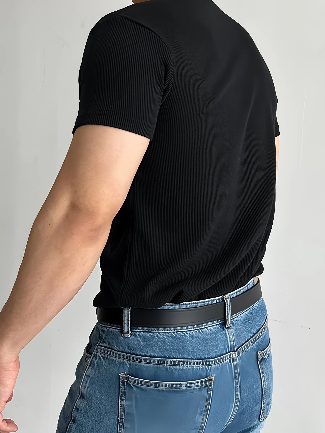 camiseta pequena gola alta